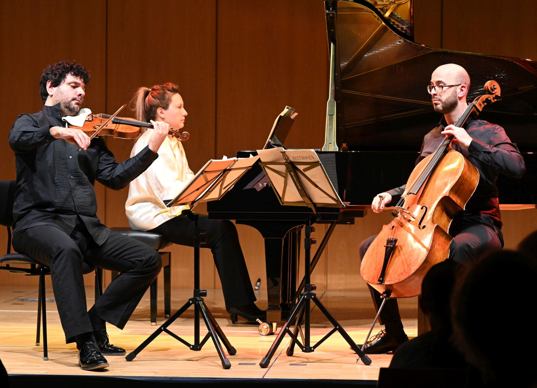 Astris Trio auf der Bühne